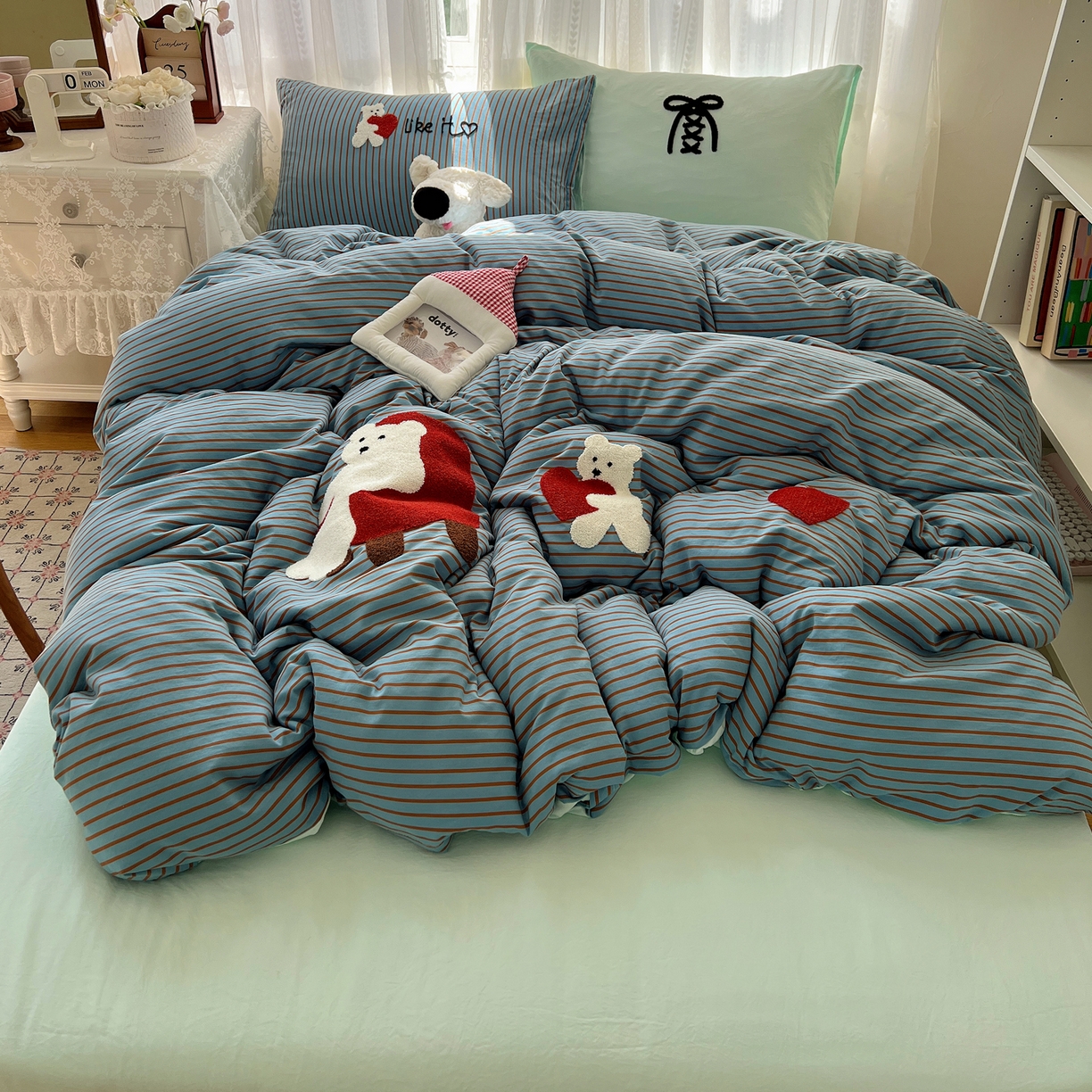 91家纺网 家纺一手货源 找家纺 顾里家纺 2025新款ins可爱毛巾绣云朵棉套件四件套 爱心白熊