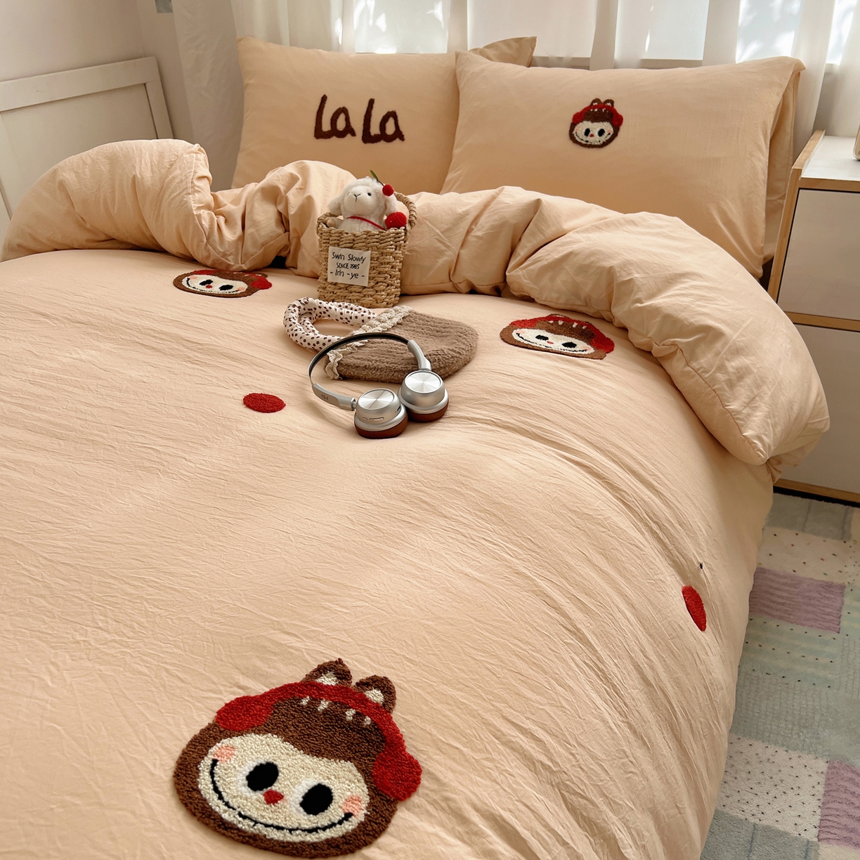 91家纺网 家纺一手货源 找家纺 顾里家纺 2025新款ins可爱毛巾绣云朵棉套件四件套 耳机拉拉