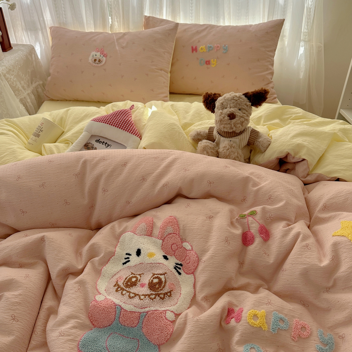 91家纺网 家纺一手货源 找家纺 顾里家纺 2025新款ins可爱毛巾绣云朵棉套件四件套 甜梅梅