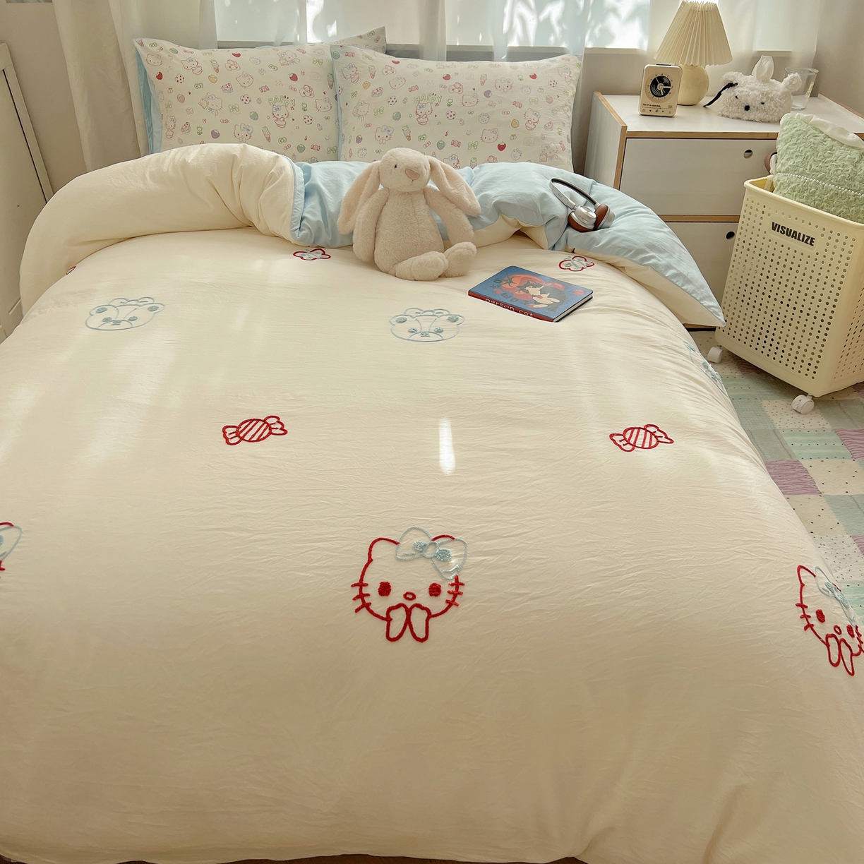 91家纺网 家纺一手货源 找家纺 顾里家纺 2025新款ins可爱毛巾绣云朵棉套件四件套 草莓猫咪