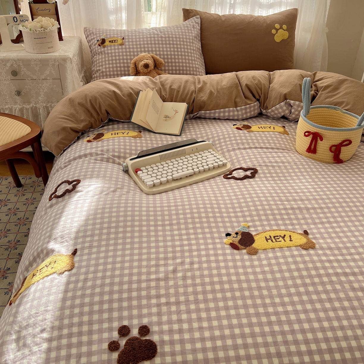 91家纺网 家纺一手货源 找家纺 顾里家纺 2025新款ins可爱毛巾绣云朵棉套件四件套 doe腊肠狗