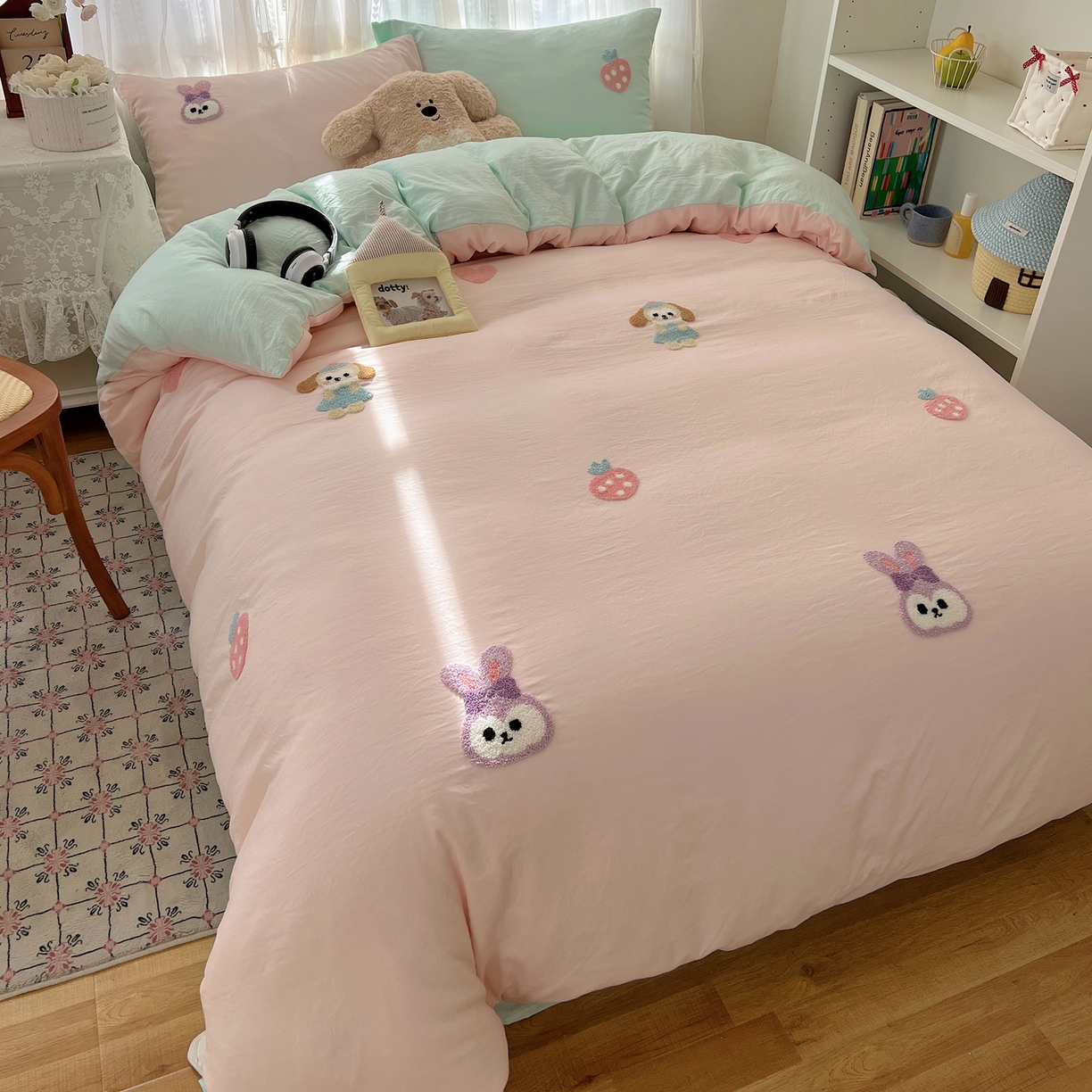 91家纺网 家纺一手货源 找家纺 顾里家纺 2025新款ins可爱毛巾绣云朵棉套件四件套 甜心好友