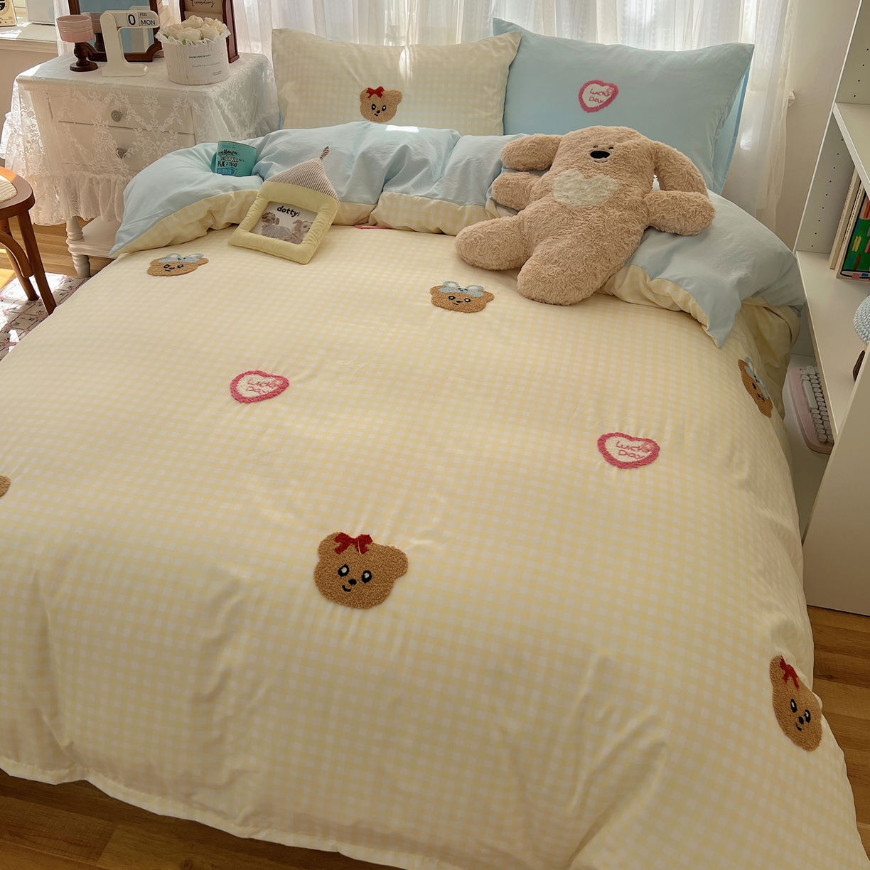 91家纺网 家纺一手货源 找家纺 顾里家纺 2025新款ins可爱毛巾绣云朵棉套件四件套 黄格萌熊