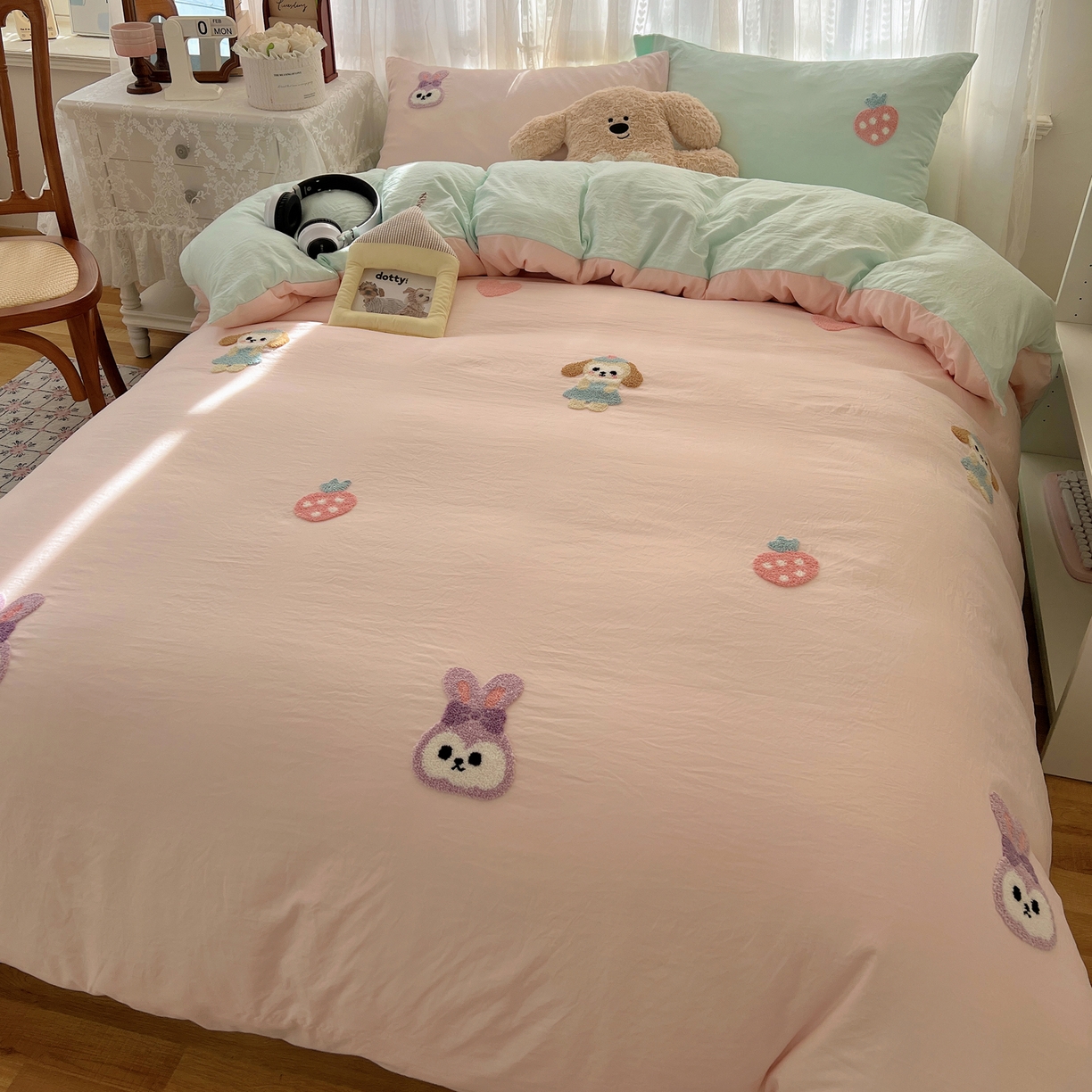 91家纺网 家纺一手货源 找家纺 顾里家纺 2025新款ins可爱毛巾绣云朵棉套件四件套 甜心好友