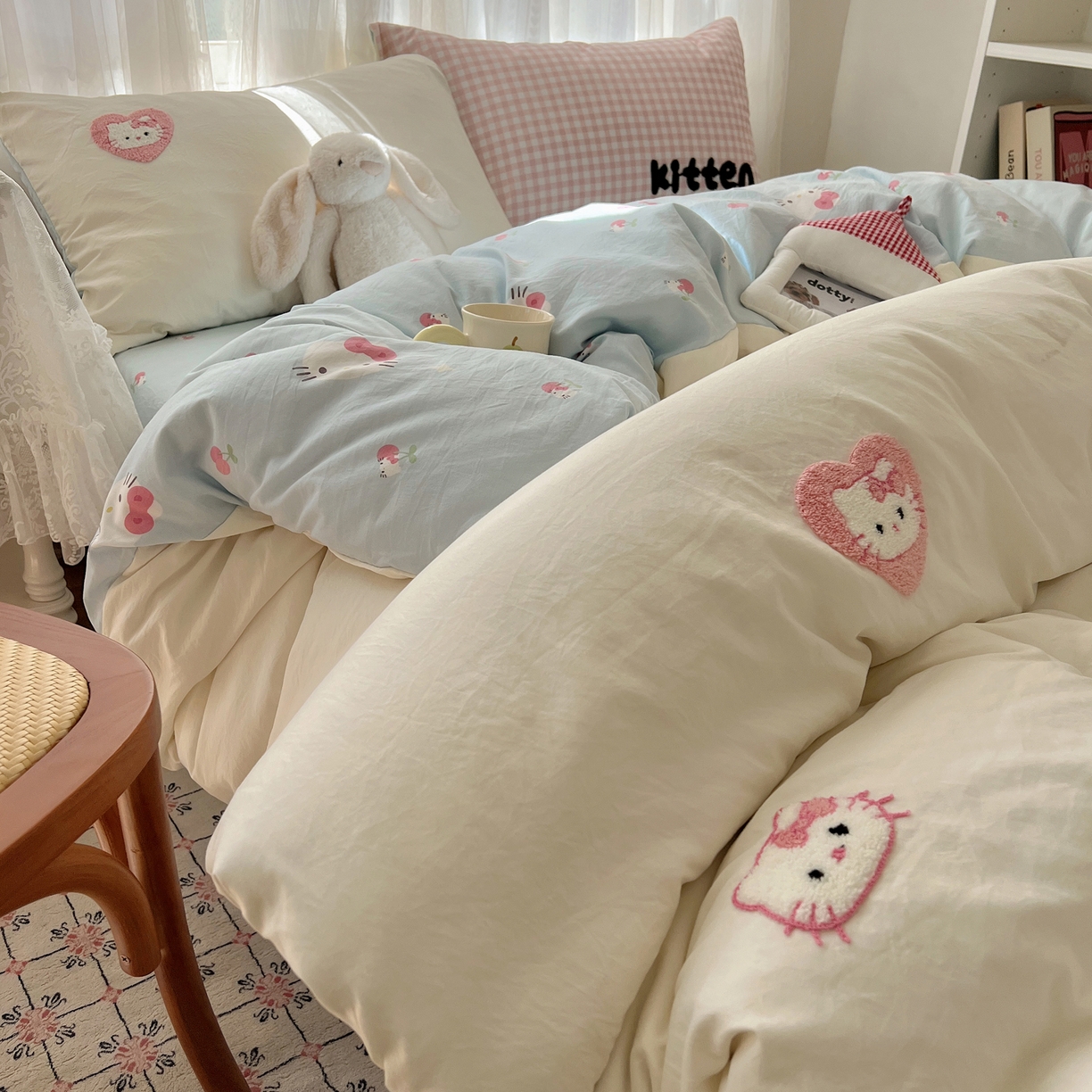 91家纺网 家纺一手货源 找家纺 顾里家纺 2025新款ins可爱毛巾绣云朵棉套件四件套 甜心猫咪