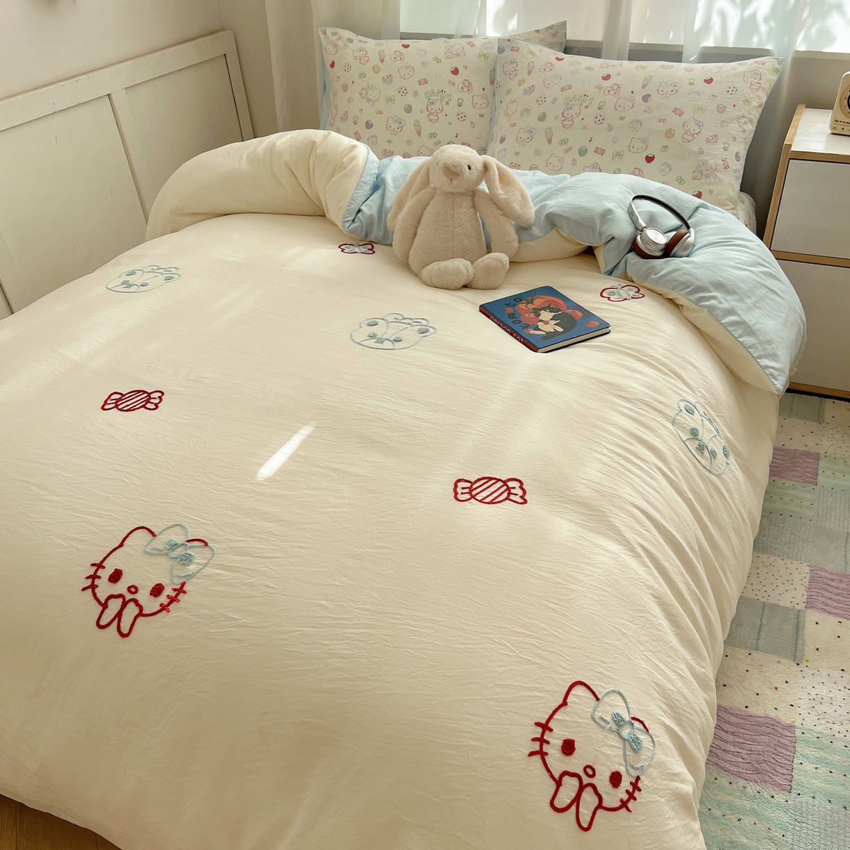 91家纺网 家纺一手货源 找家纺 顾里家纺 2025新款ins可爱毛巾绣云朵棉套件四件套 草莓猫咪