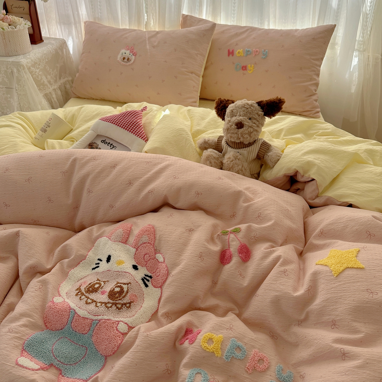 91家纺网 家纺一手货源 找家纺 顾里家纺 2025新款ins可爱毛巾绣云朵棉套件四件套 甜梅梅