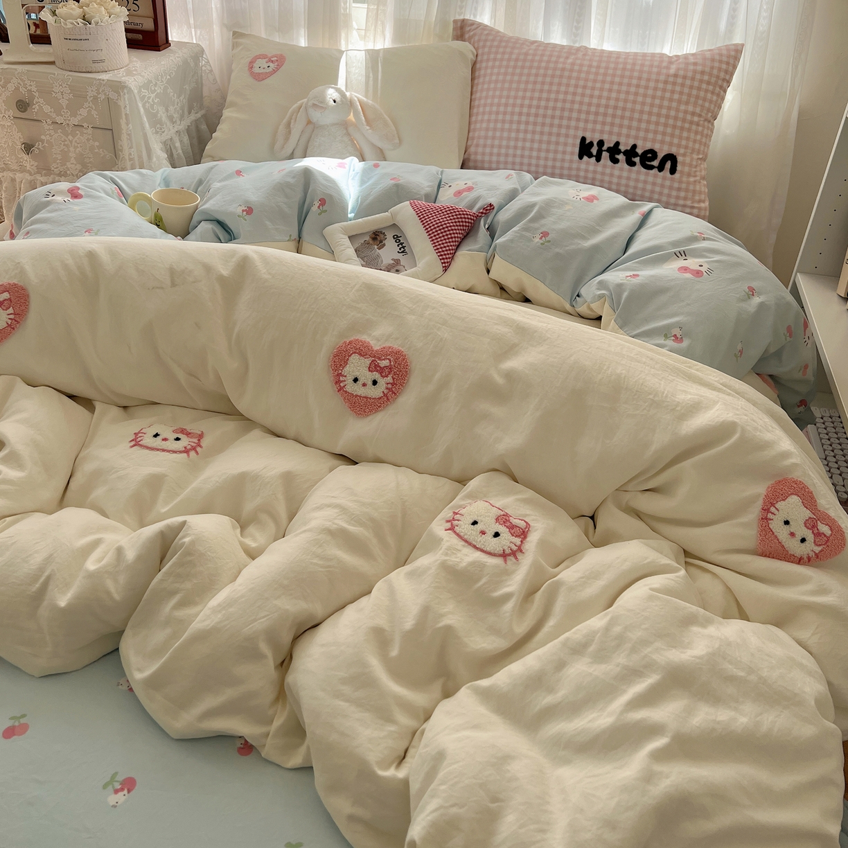 91家纺网 家纺一手货源 找家纺 顾里家纺 2025新款ins可爱毛巾绣云朵棉套件四件套 甜心猫咪