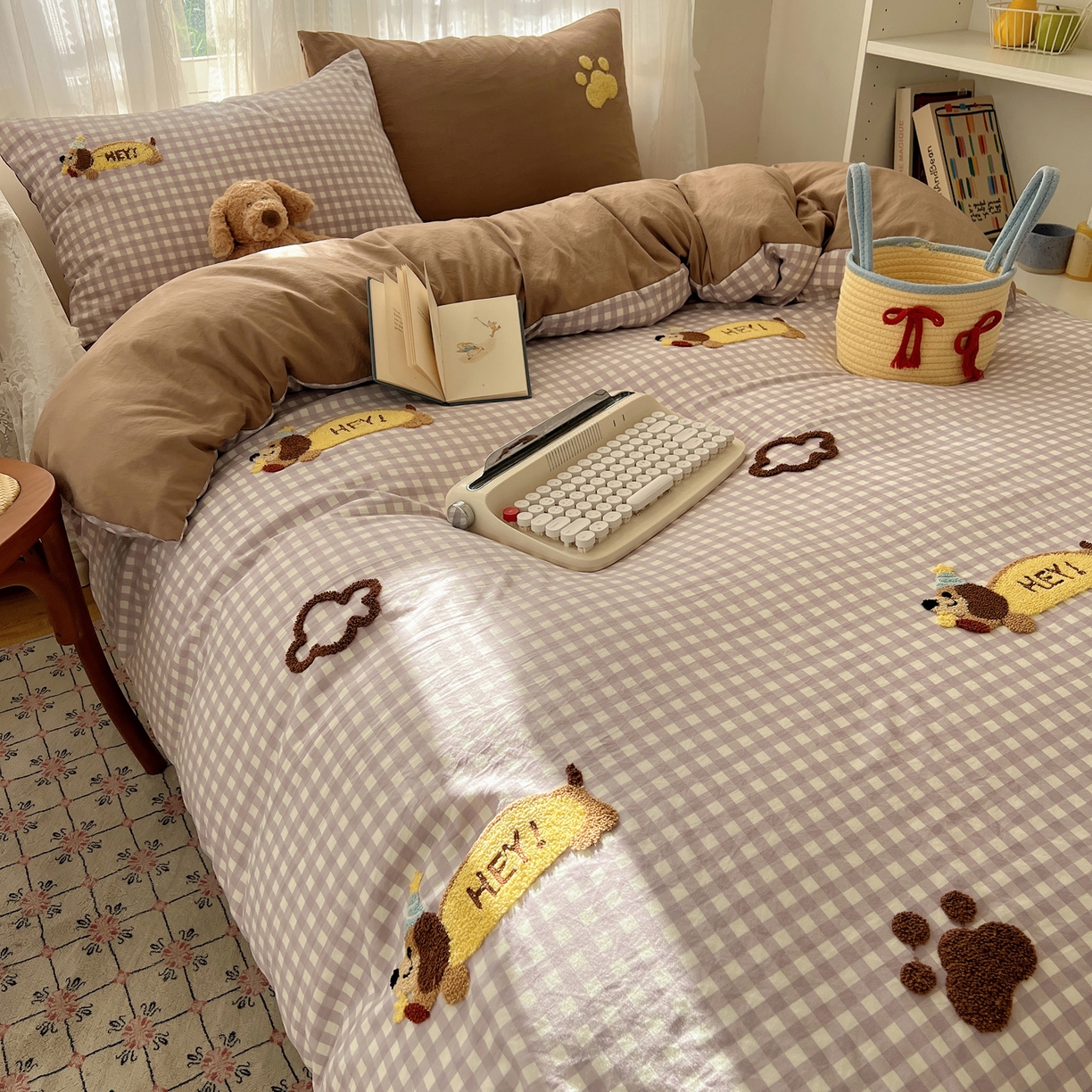 91家纺网 家纺一手货源 找家纺 顾里家纺 2025新款ins可爱毛巾绣云朵棉套件四件套 doe腊肠狗