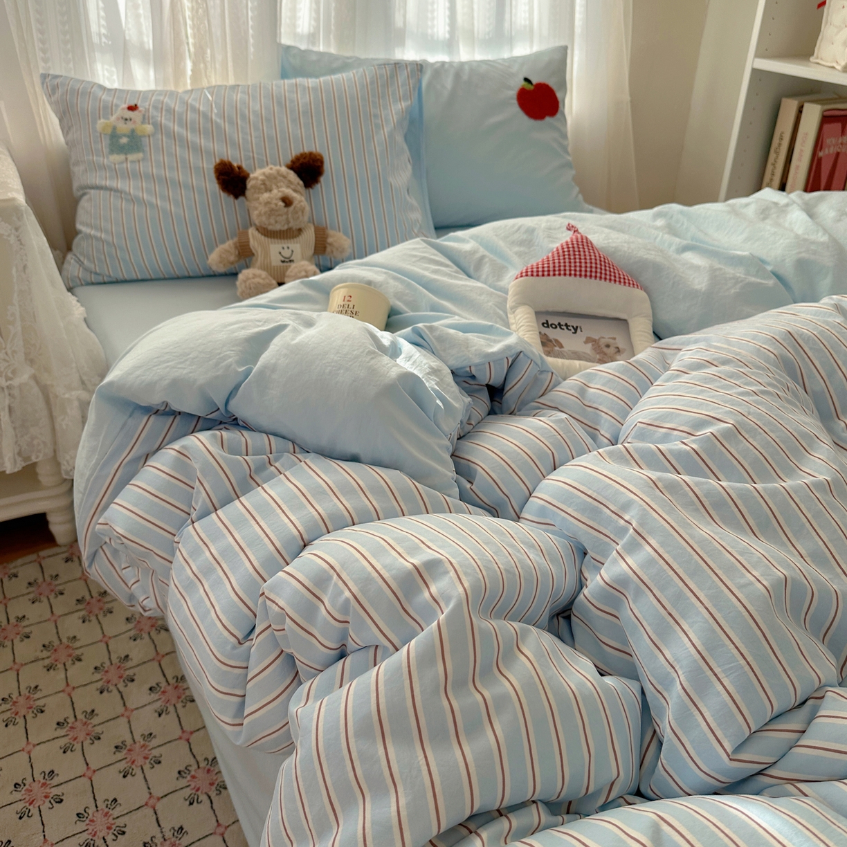 91家纺网 家纺一手货源 找家纺 顾里家纺 2025新款ins可爱毛巾绣云朵棉套件四件套 耍酷白熊