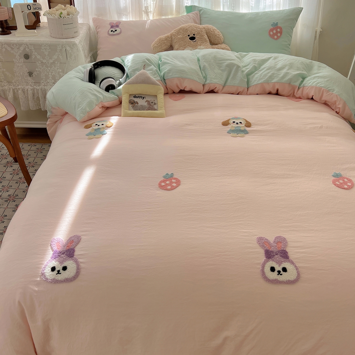 91家纺网 家纺一手货源 找家纺 顾里家纺 2025新款ins可爱毛巾绣云朵棉套件四件套 甜心好友