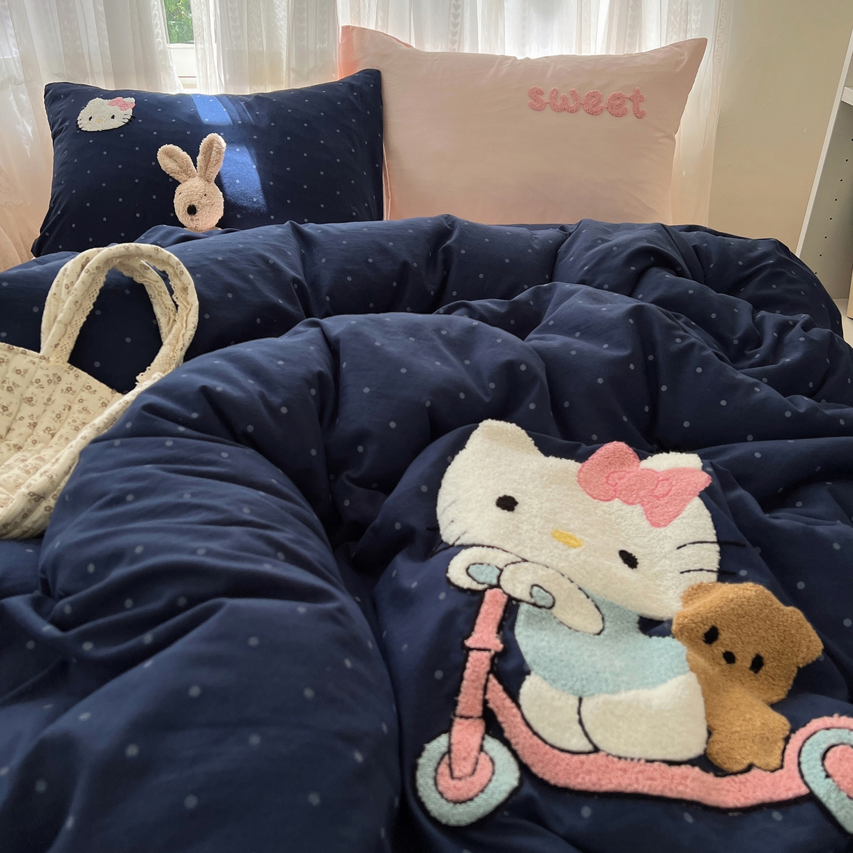 91家纺网 家纺一手货源 找家纺 顾里家纺 2025新款ins可爱毛巾绣云朵棉套件四件套 滑板小猫