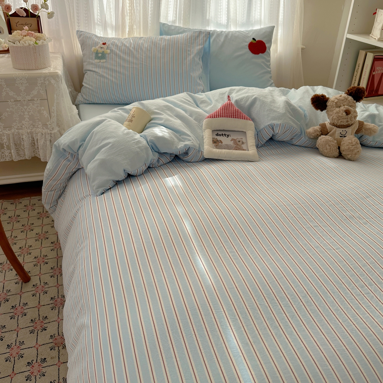 91家纺网 家纺一手货源 找家纺 顾里家纺 2025新款ins可爱毛巾绣云朵棉套件四件套 耍酷白熊