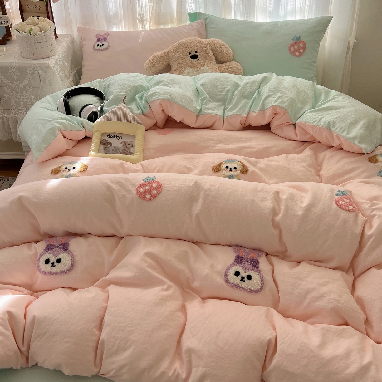 91家纺网 家纺一手货源 找家纺 顾里家纺 2025新款ins可爱毛巾绣云朵棉套件四件套 甜心好友