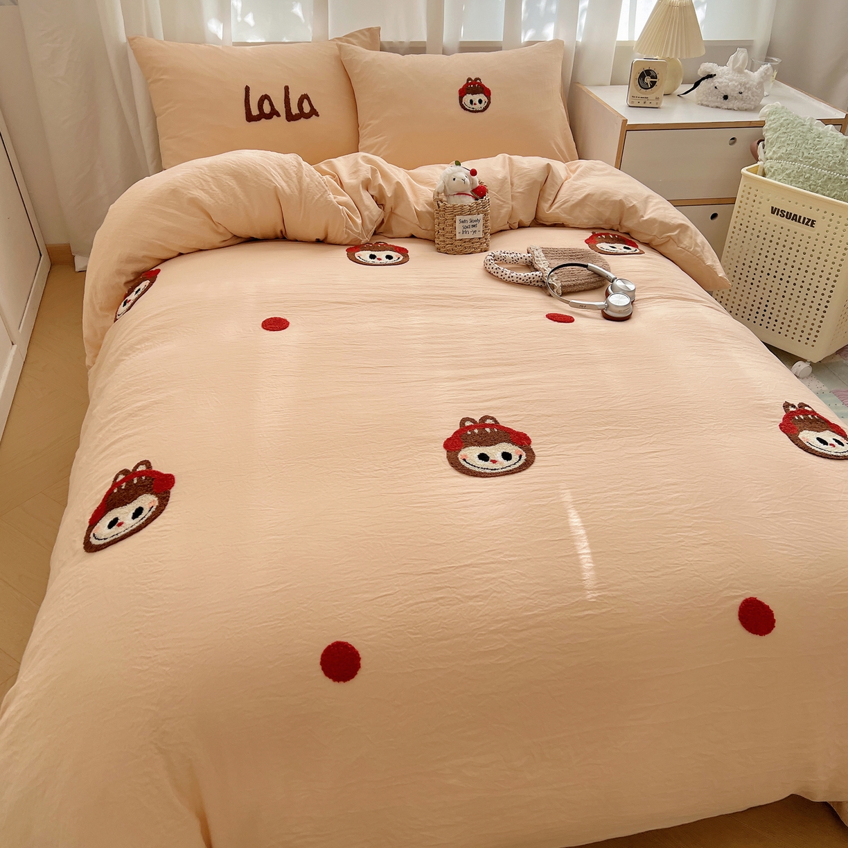 91家纺网 家纺一手货源 找家纺 顾里家纺 2025新款ins可爱毛巾绣云朵棉套件四件套 耳机拉拉