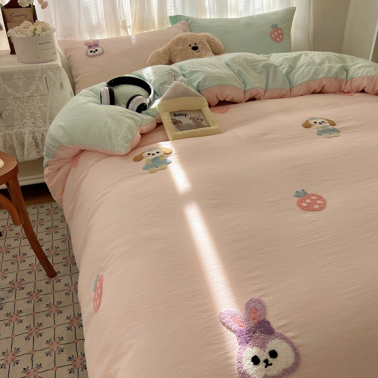 91家纺网 家纺一手货源 找家纺 顾里家纺 2025新款ins可爱毛巾绣云朵棉套件四件套 甜心好友