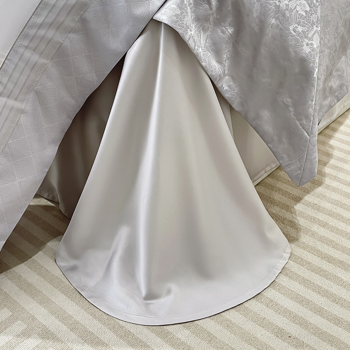 91家纺网 家纺一手货源 找家纺 （总）2025新款秋冬A类贡缎提花长绒棉四件套全棉纯棉轻奢风重工拼接被套纯色床单床笠