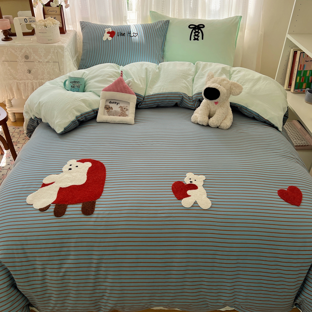 91家纺网 家纺一手货源 找家纺 顾里家纺 2025新款ins可爱毛巾绣云朵棉套件四件套 爱心白熊