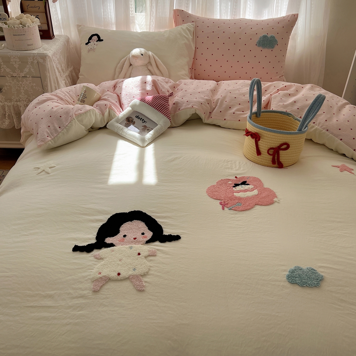 91家纺网 家纺一手货源 找家纺 顾里家纺 2025新款ins可爱毛巾绣云朵棉套件四件套 泡芙女孩