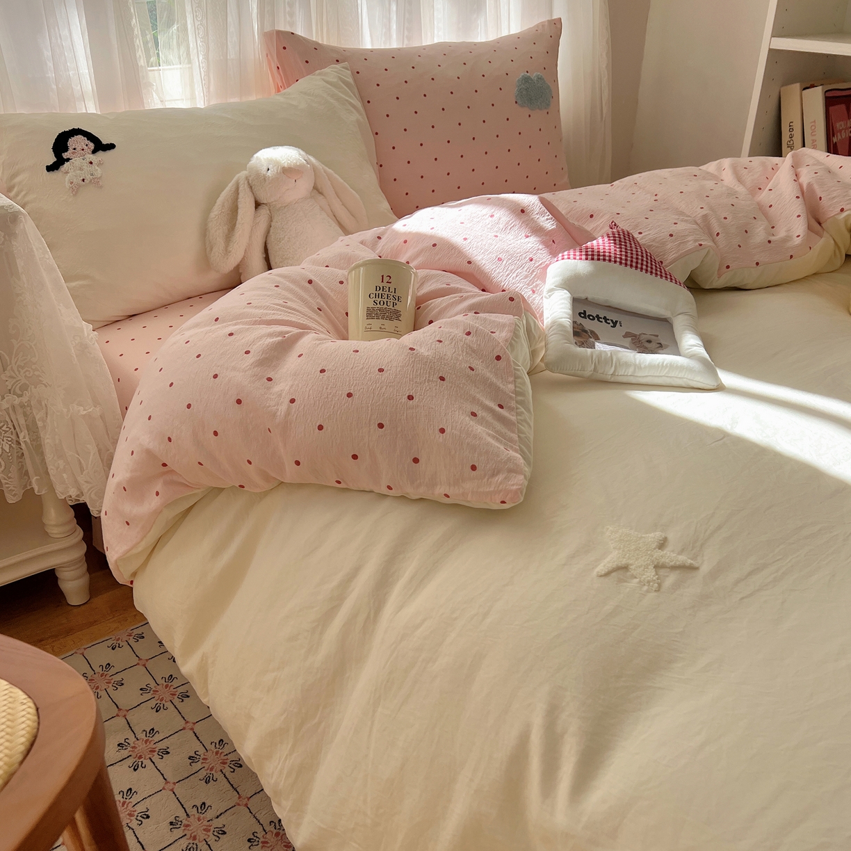 91家纺网 家纺一手货源 找家纺 顾里家纺 2025新款ins可爱毛巾绣云朵棉套件四件套 泡芙女孩