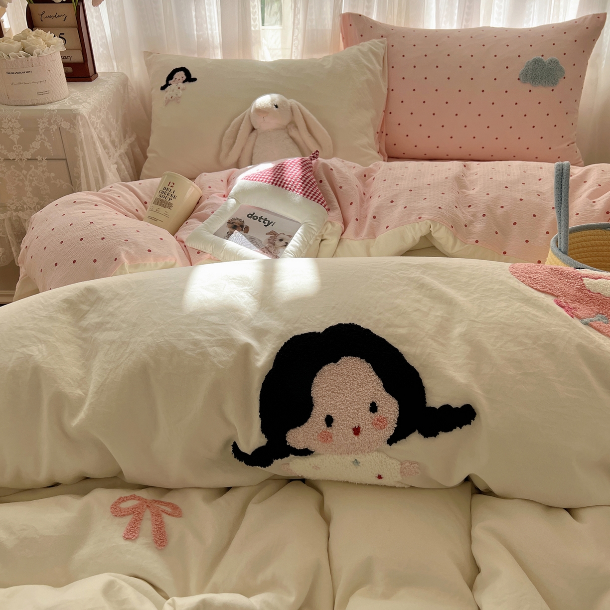 91家纺网 家纺一手货源 找家纺 顾里家纺 2025新款ins可爱毛巾绣云朵棉套件四件套 泡芙女孩