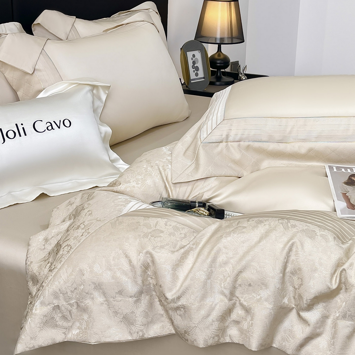 91家纺网 家纺一手货源 找家纺 2025新款秋冬A类贡缎提花长绒棉四件套全棉纯棉轻奢风重工拼接被套纯色床单床笠 莫黛-疏影金