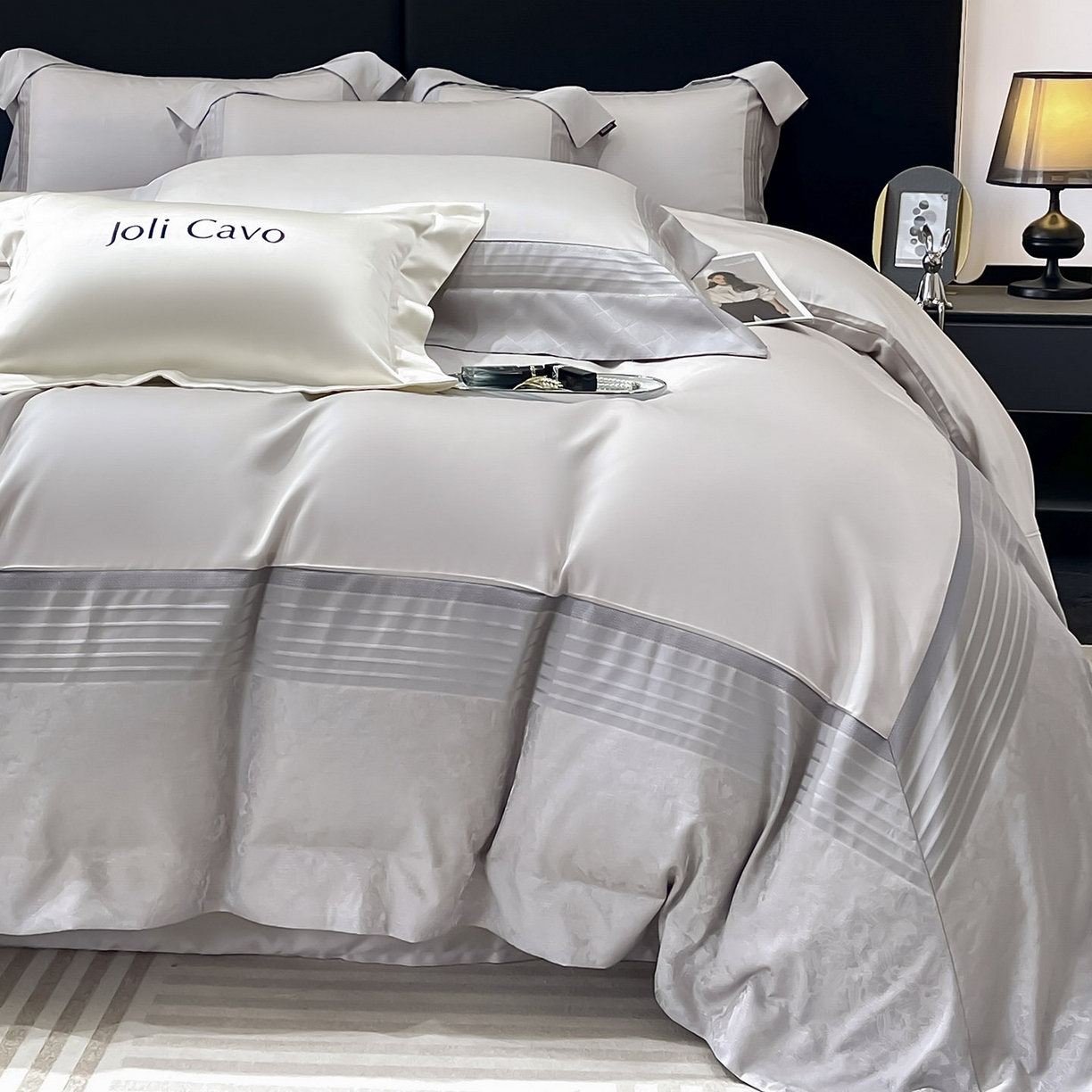 91家纺网 家纺一手货源 找家纺 2025新款秋冬A类贡缎提花长绒棉四件套全棉纯棉轻奢风重工拼接被套纯色床单床笠 莫黛-月桂灰