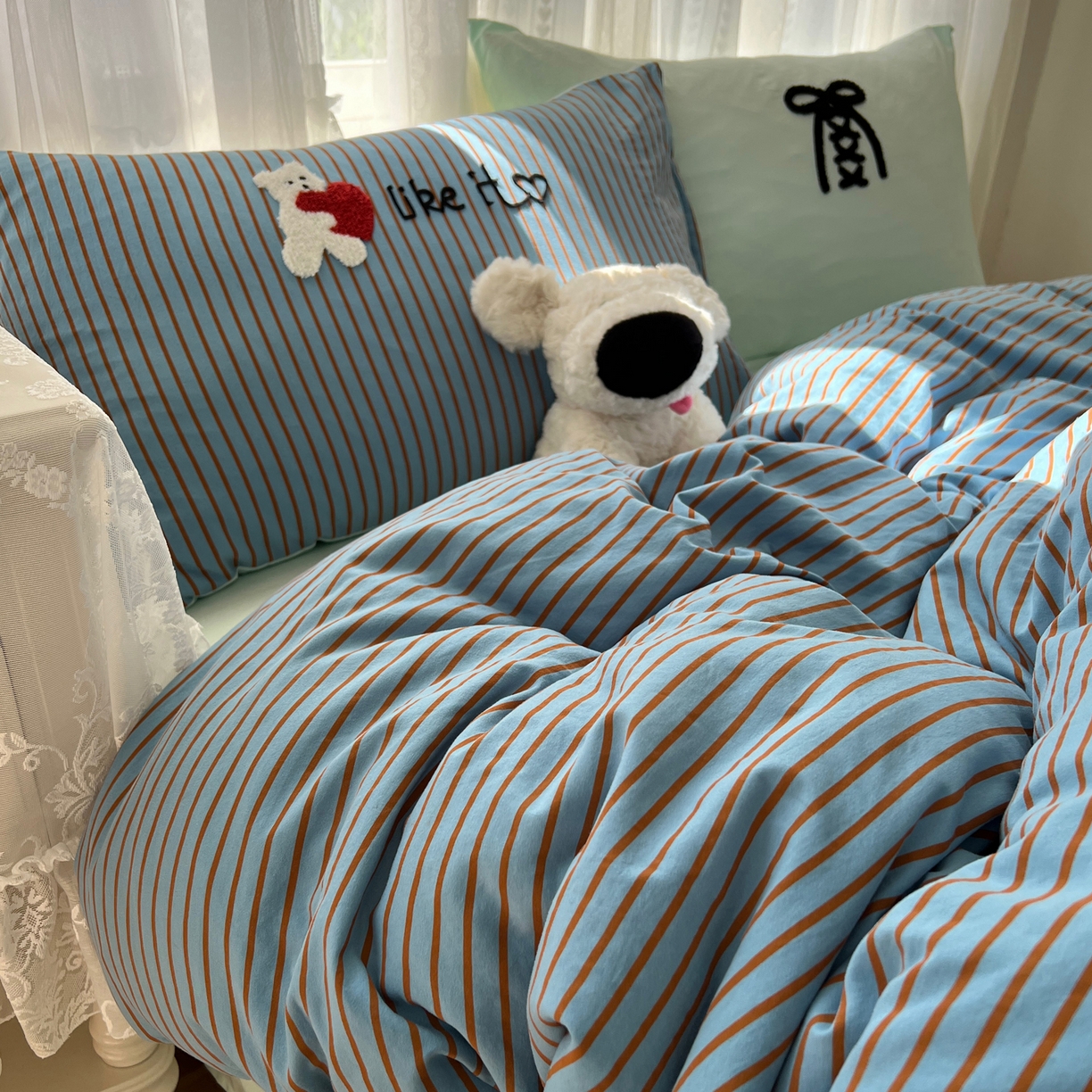 91家纺网 家纺一手货源 找家纺 顾里家纺 2025新款ins可爱毛巾绣云朵棉套件四件套 爱心白熊