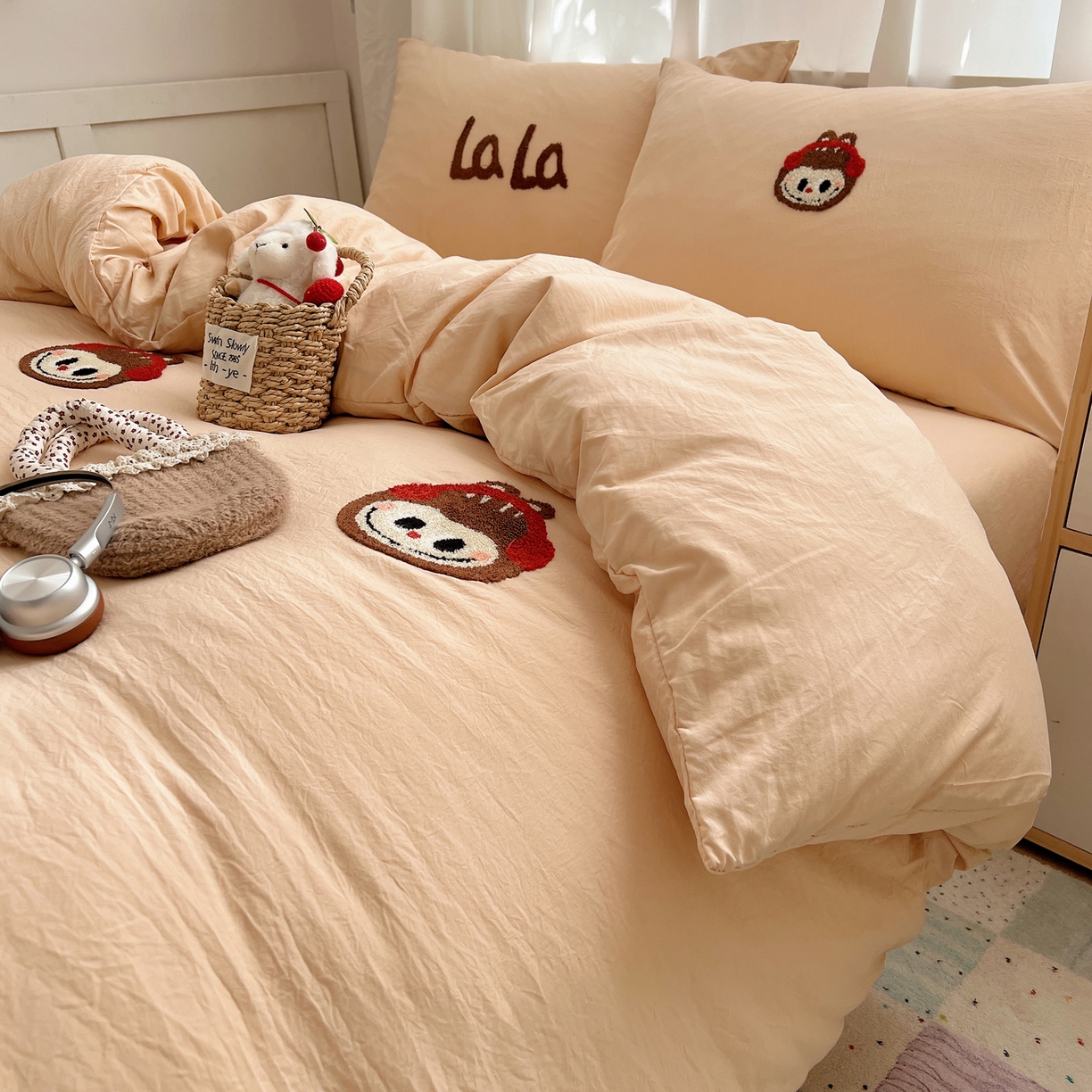 91家纺网 家纺一手货源 找家纺 顾里家纺 2025新款ins可爱毛巾绣云朵棉套件四件套 耳机拉拉