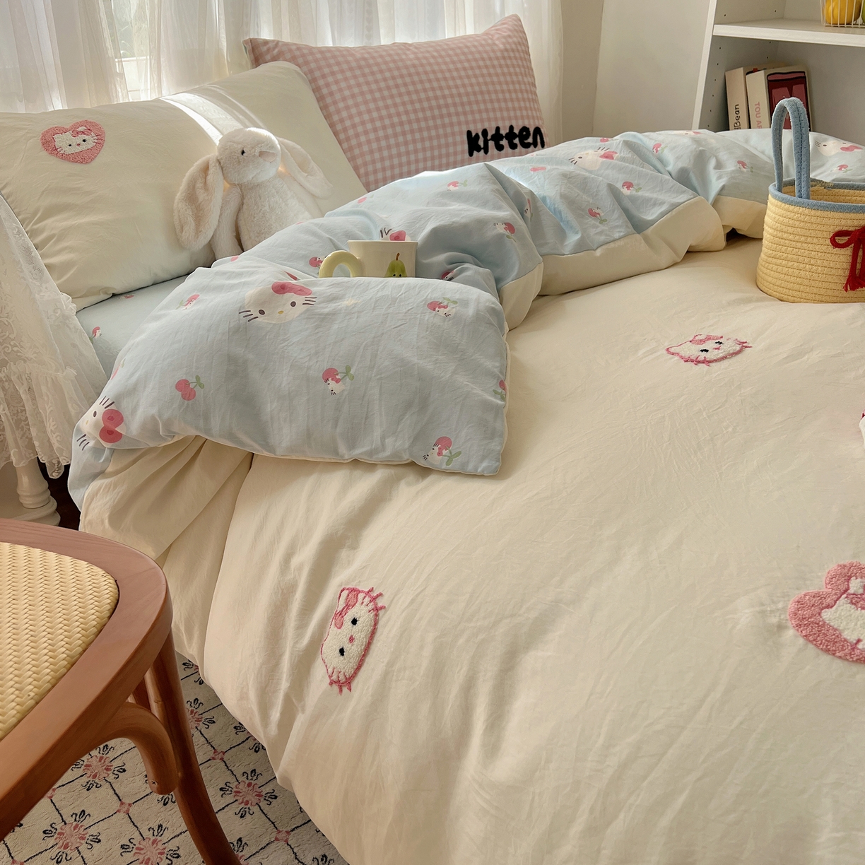 91家纺网 家纺一手货源 找家纺 顾里家纺 2025新款ins可爱毛巾绣云朵棉套件四件套 甜心猫咪