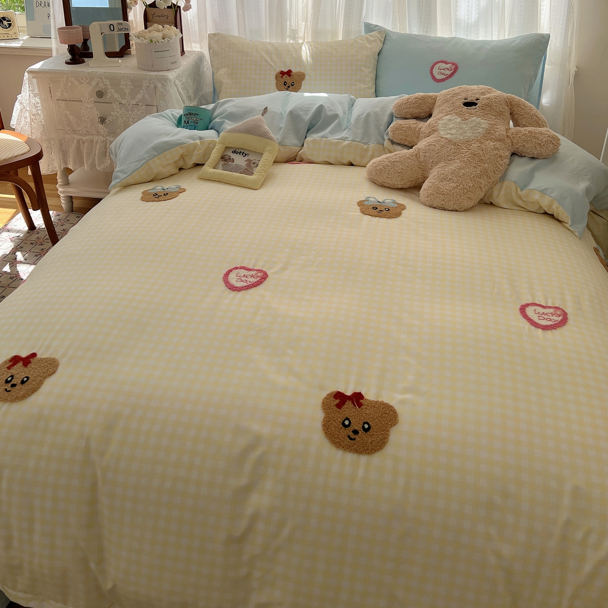 91家纺网 家纺一手货源 找家纺 顾里家纺 2025新款ins可爱毛巾绣云朵棉套件四件套 黄格萌熊