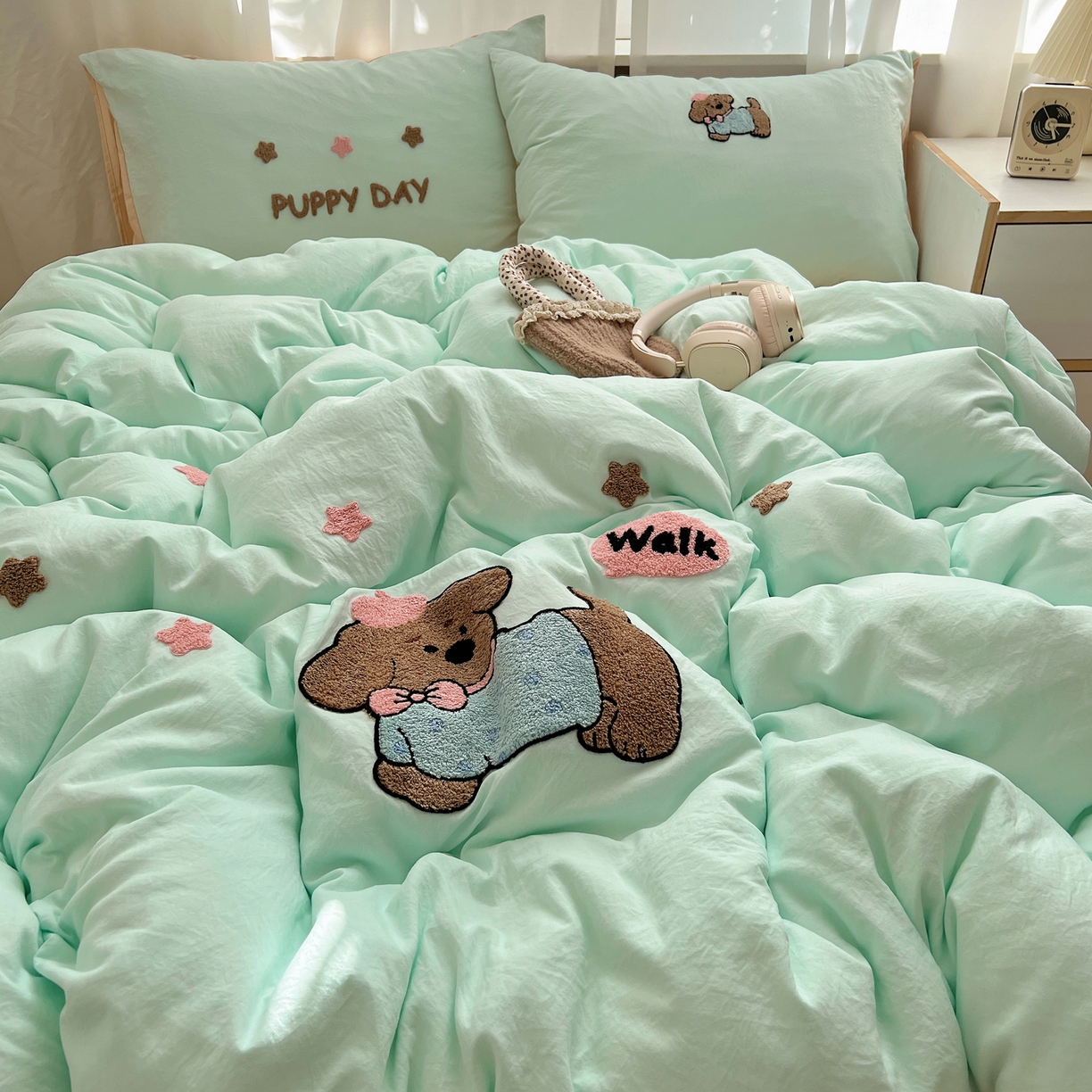 91家纺网 家纺一手货源 找家纺 （总）顾里家纺 2025新款ins可爱毛巾绣云朵棉套件四件套