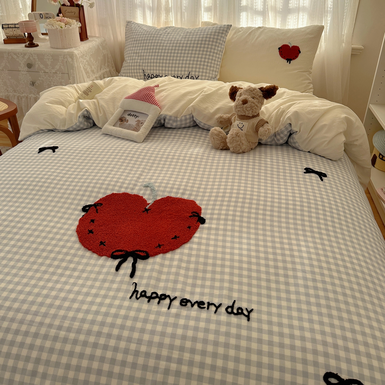 91家纺网 家纺一手货源 找家纺 顾里家纺 2025新款ins可爱毛巾绣云朵棉套件四件套 心之光