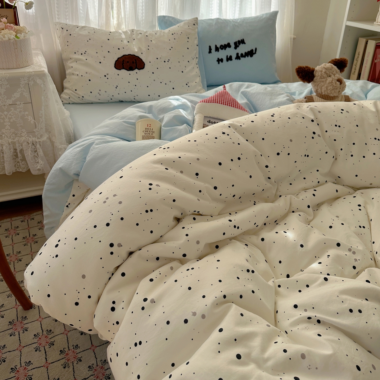 91家纺网 家纺一手货源 找家纺 顾里家纺 2025新款ins可爱毛巾绣云朵棉套件四件套 点点狗