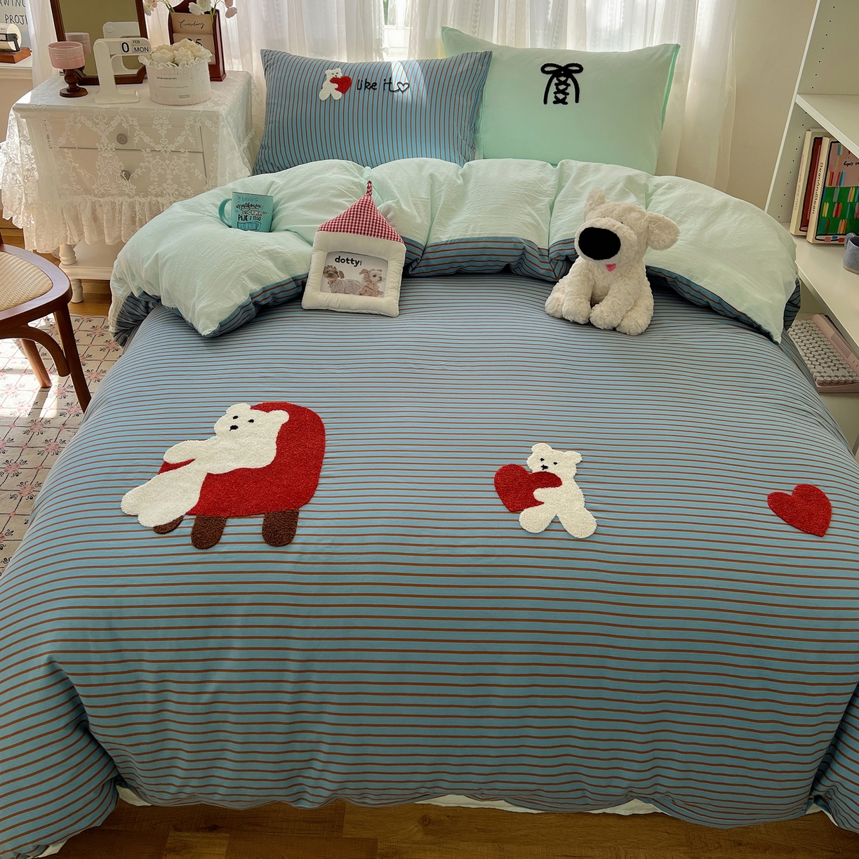 91家纺网 家纺一手货源 找家纺 顾里家纺 2025新款ins可爱毛巾绣云朵棉套件四件套 爱心白熊