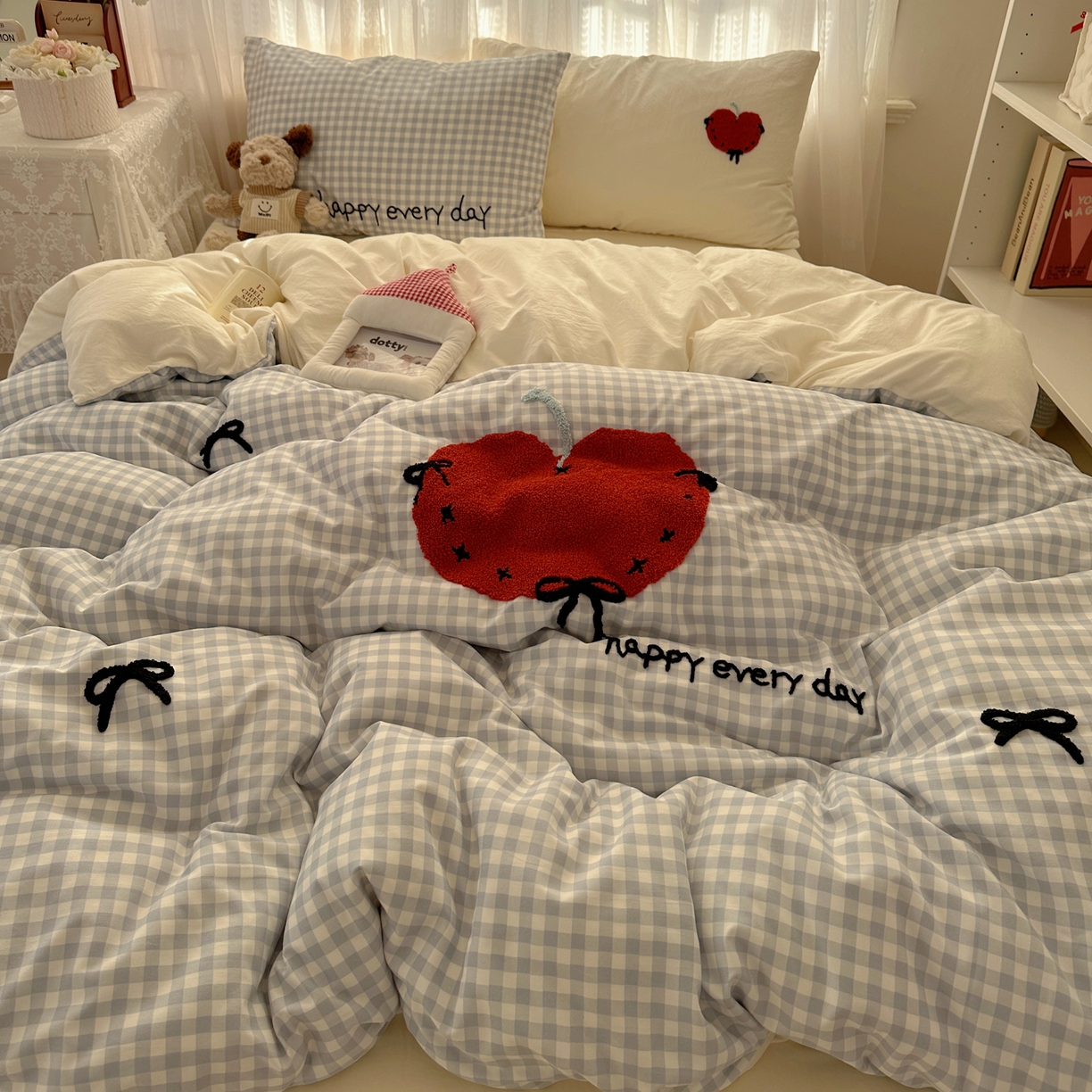 顾里家纺 2025新款ins可爱毛巾绣云朵棉套件四件套 心之光