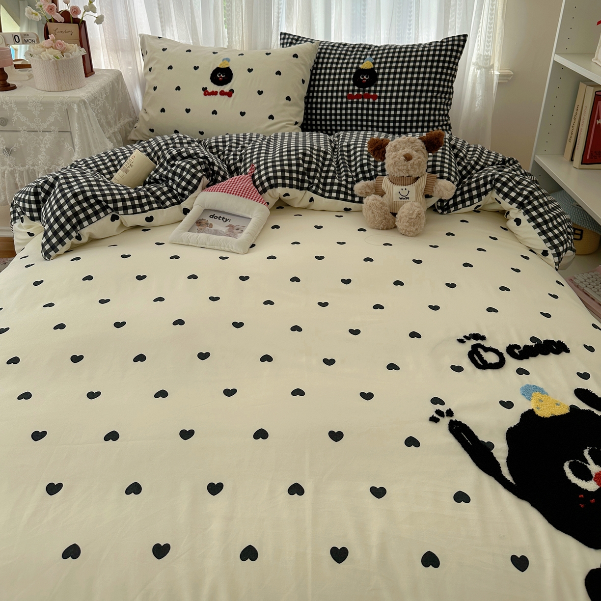 91家纺网 家纺一手货源 找家纺 顾里家纺 2025新款ins可爱毛巾绣云朵棉套件四件套 大眼怪