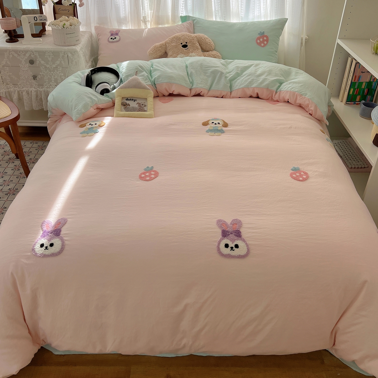 91家纺网 家纺一手货源 找家纺 顾里家纺 2025新款ins可爱毛巾绣云朵棉套件四件套 甜心好友