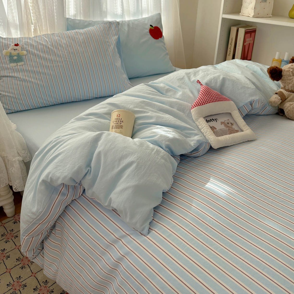 91家纺网 家纺一手货源 找家纺 顾里家纺 2025新款ins可爱毛巾绣云朵棉套件四件套 耍酷白熊