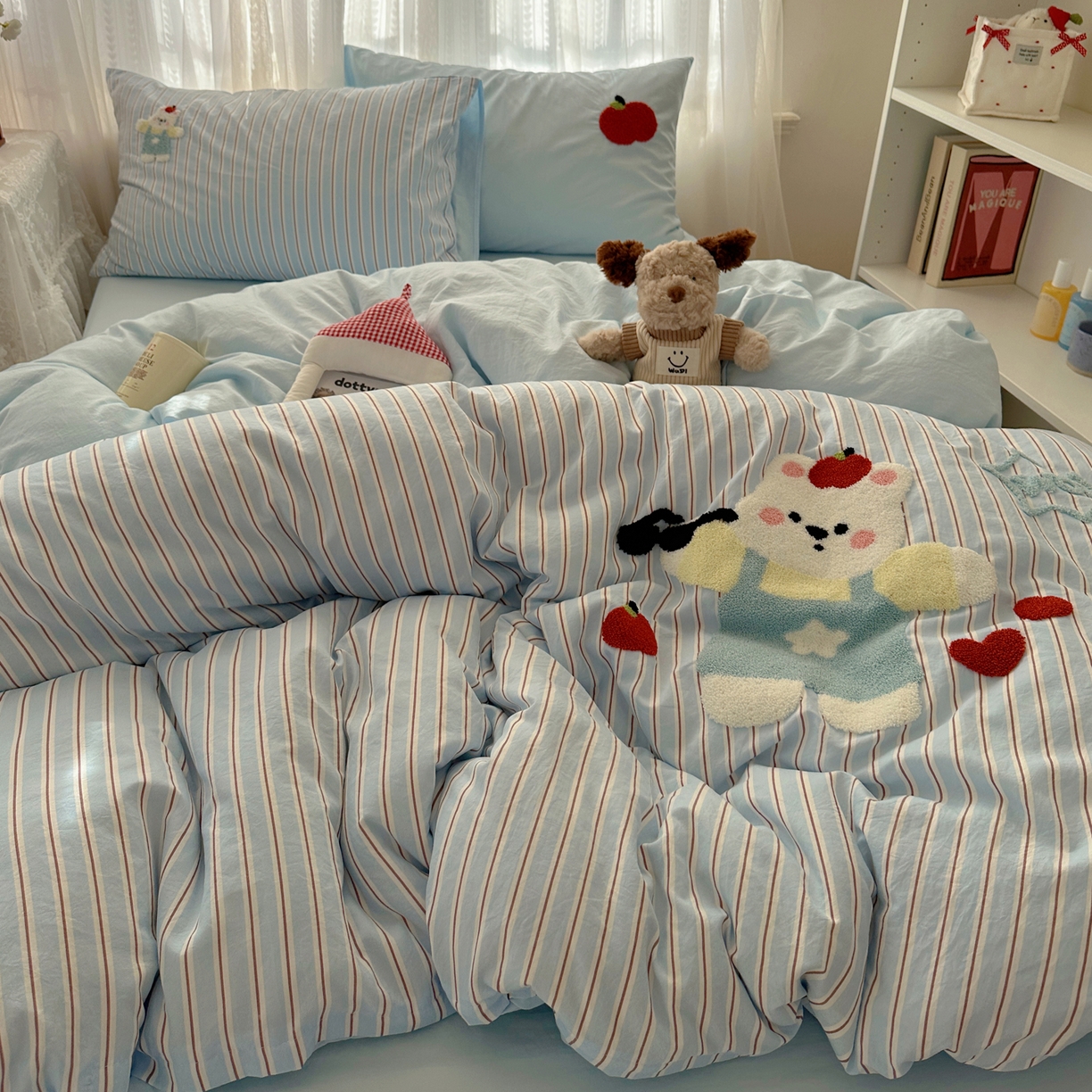 91家纺网 家纺一手货源 找家纺 顾里家纺 2025新款ins可爱毛巾绣云朵棉套件四件套 耍酷白熊