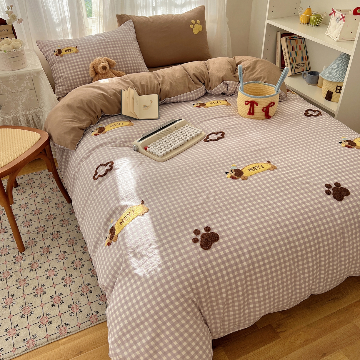 91家纺网 家纺一手货源 找家纺 顾里家纺 2025新款ins可爱毛巾绣云朵棉套件四件套 doe腊肠狗