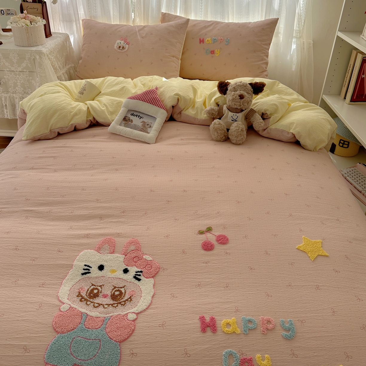 91家纺网 家纺一手货源 找家纺 顾里家纺 2025新款ins可爱毛巾绣云朵棉套件四件套 甜梅梅