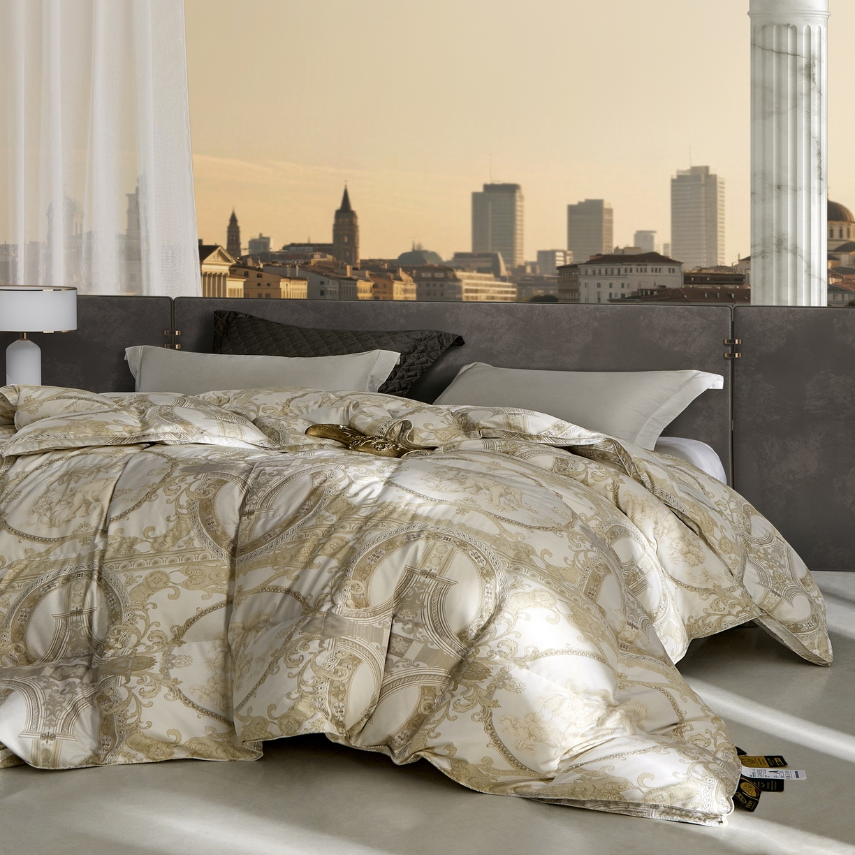 91家纺网 家纺一手货源 找家纺 织梦人羽绒工厂店 2025新款高蓬松羽绒羽毛被大牌同款花型 爱丁堡珍珠白