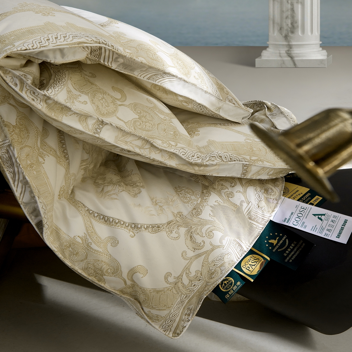 91家纺网 家纺一手货源 找家纺 织梦人羽绒工厂店 2025新款高蓬松羽绒羽毛被大牌同款花型 爱丁堡珍珠白