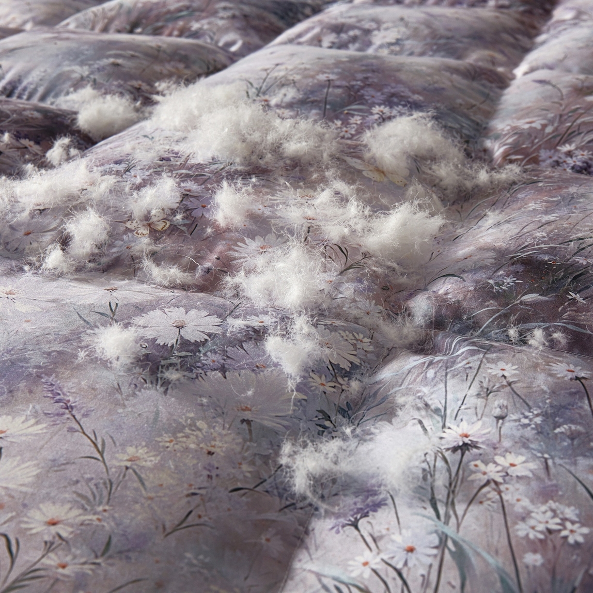 91家纺网 家纺一手货源 找家纺 织梦人羽绒工厂店 2025新款高蓬松羽绒羽毛被大牌同款花型 春风浅浅