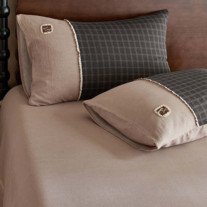 91家纺网 家纺一手货源 找家纺 安莱生活 2025新款全棉纯棉色织磨毛提花格四件套 琉光忆