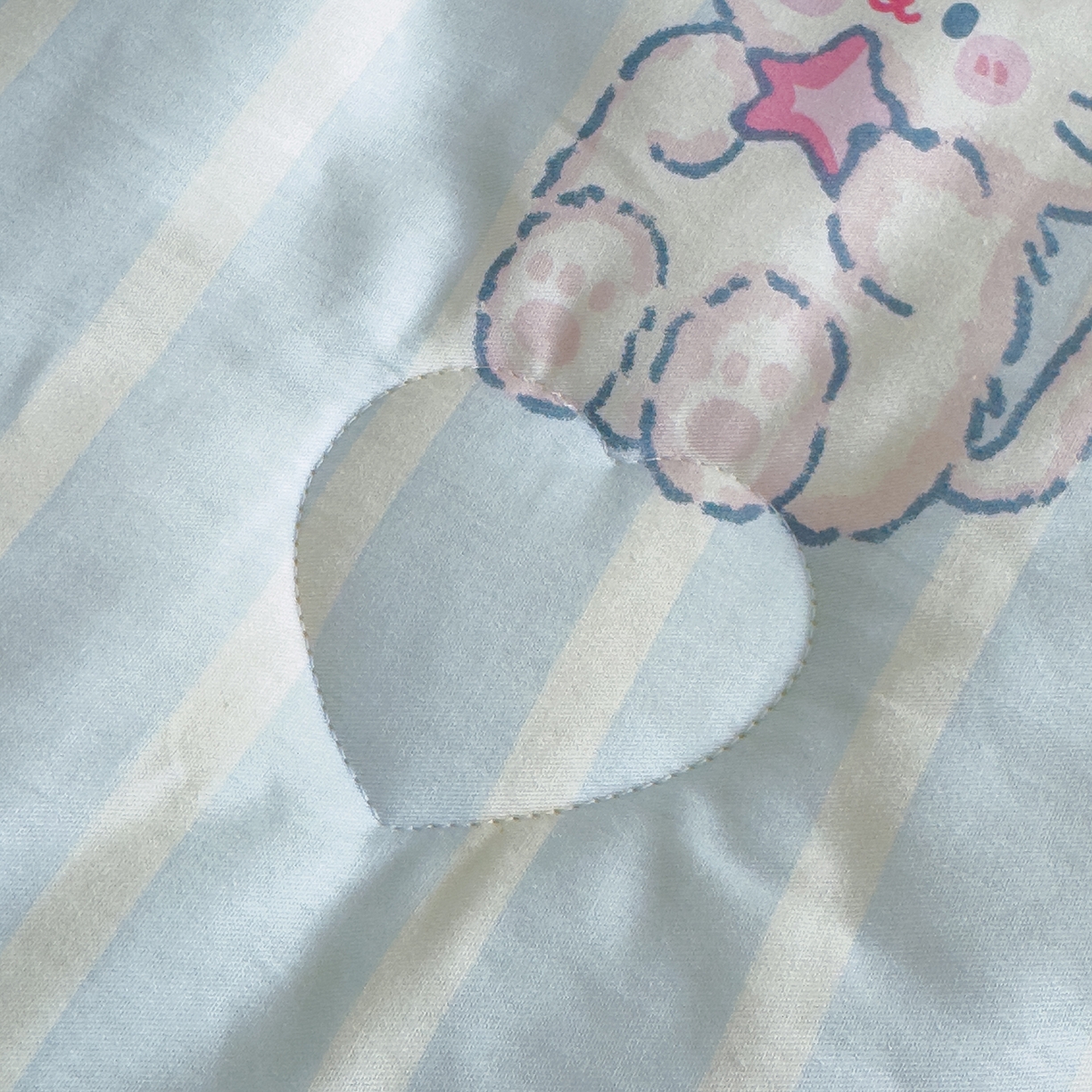 91家纺网 家纺一手货源 找家纺 （总）赫梵茜 2025新款手工缝制踩棉纯棉韩系花边慵懒又高级双面纯棉印花春秋被被子被芯