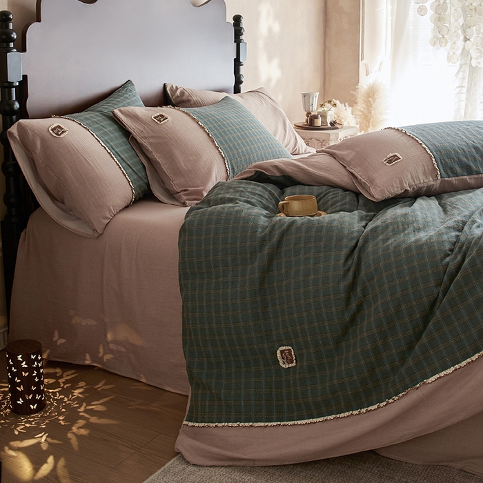 91家纺网 家纺一手货源 找家纺 安莱生活 2025新款全棉纯棉色织磨毛提花格四件套 水云间