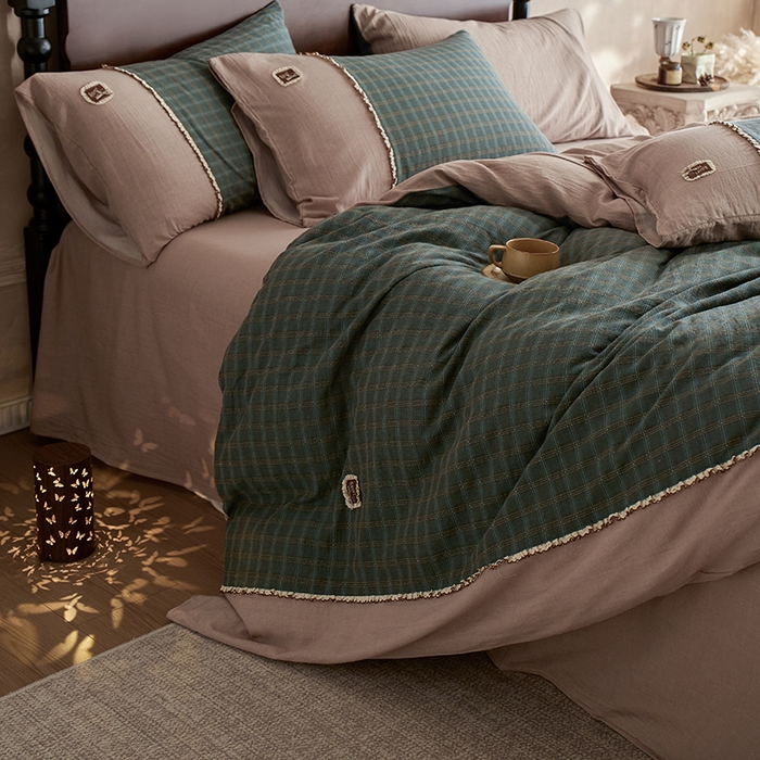 91家纺网 家纺一手货源 找家纺 安莱生活 2025新款全棉纯棉色织磨毛提花格四件套 水云间