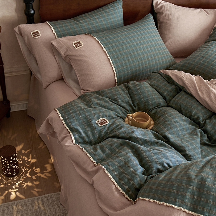 91家纺网 家纺一手货源 找家纺 安莱生活 2025新款全棉纯棉色织磨毛提花格四件套 水云间